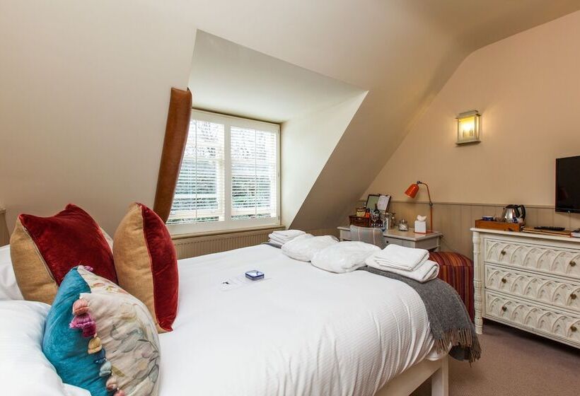 חדר סטנדרט, The White Buck