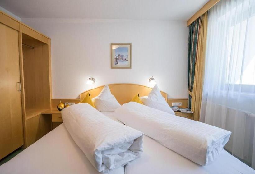 شقة غرفتين, Apart Reinstadler