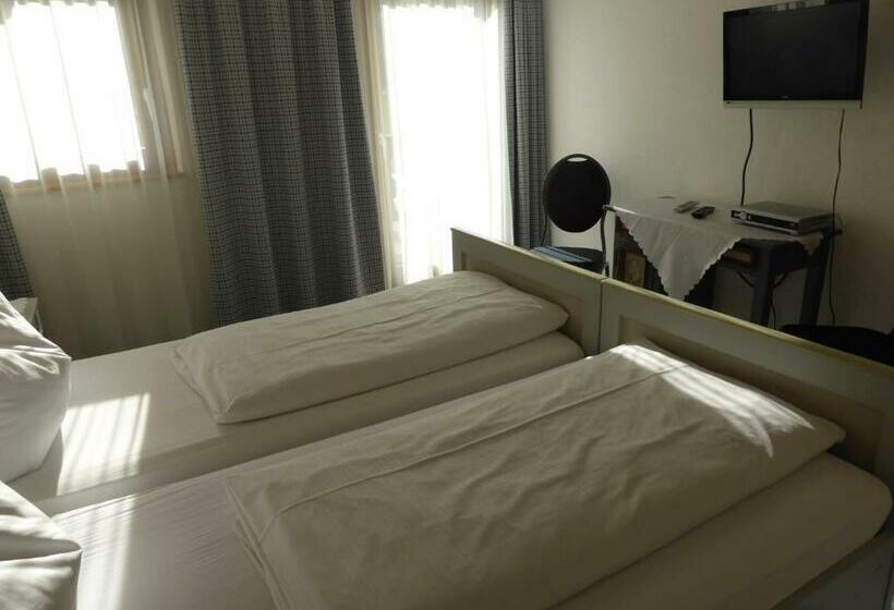 Standardrum, Gasthaus   Pension   Café Dörfl