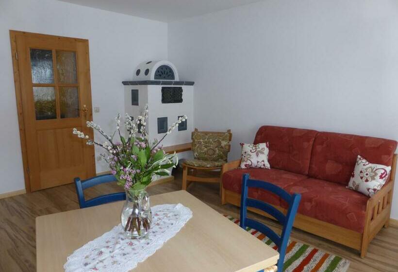 1 Sovrums Lägenhet, Gasthaus   Pension   Café Dörfl