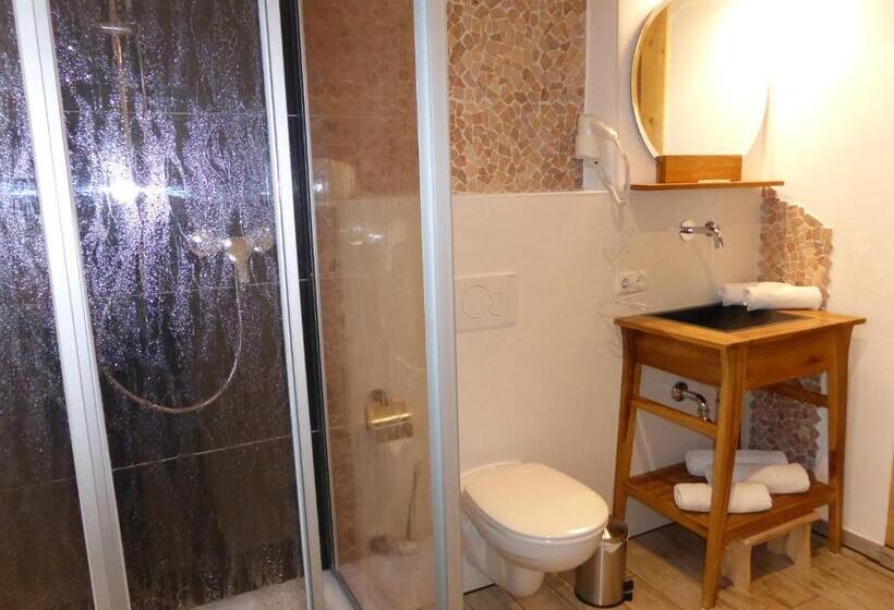 Standardrum, Gasthaus   Pension   Café Dörfl