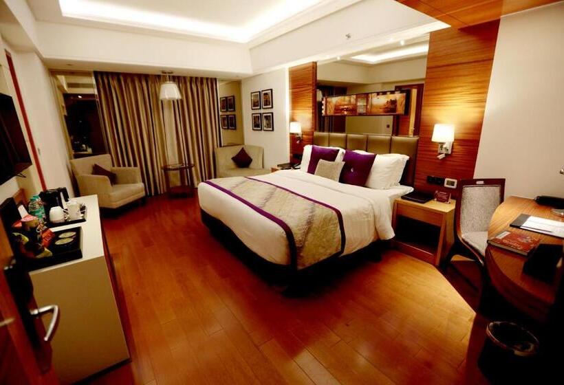 غرفة ديلوكس, Madin