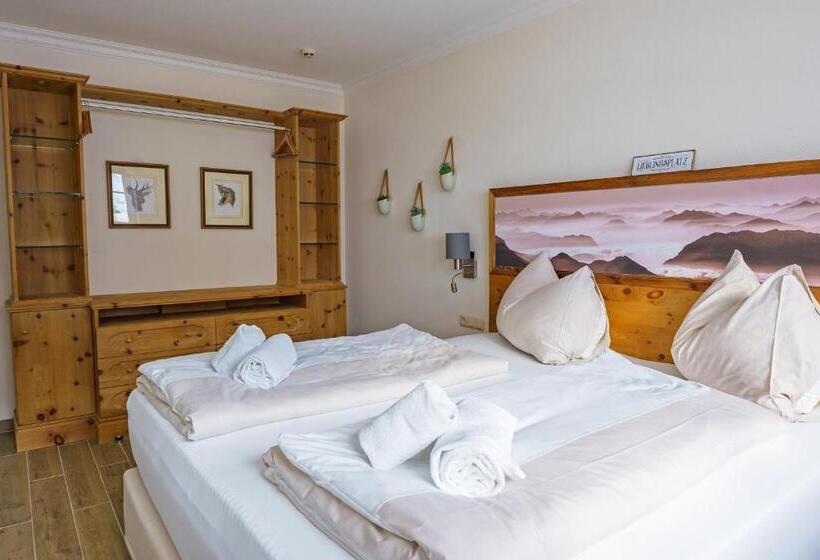 جناح مطلّ علي الجبل, Hubertus Alpine Living