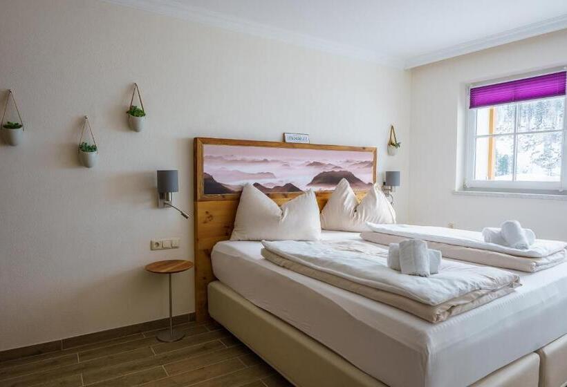 جناح مطلّ علي الجبل, Hubertus Alpine Living