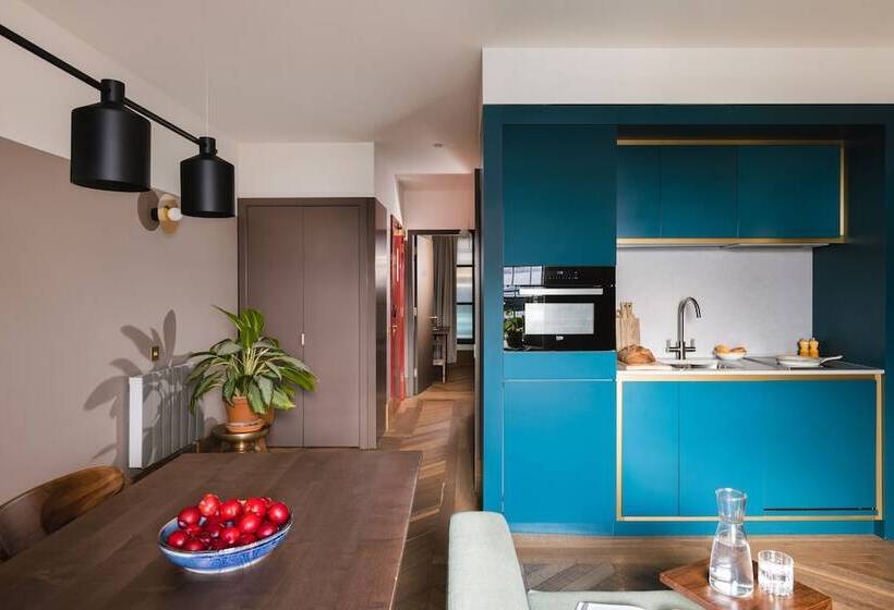 스위트, Native Manchester