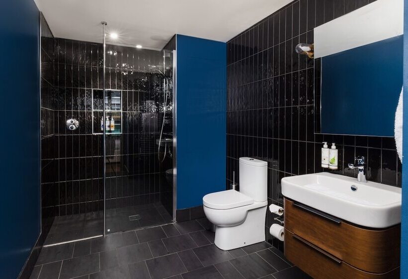 침실 2개 스위트, Native Manchester