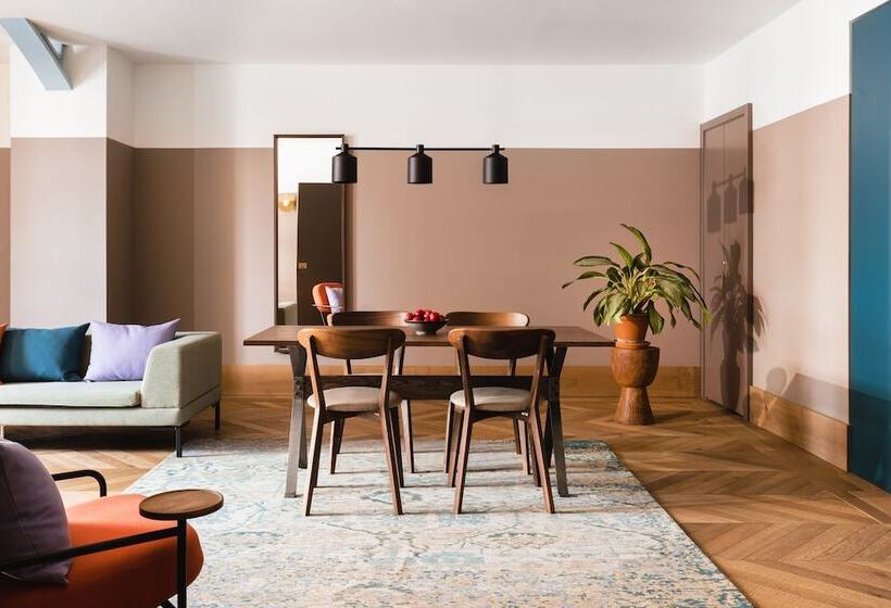 침실 2개 스위트, Native Manchester