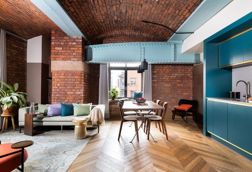 프리미엄 스위트, Native Manchester