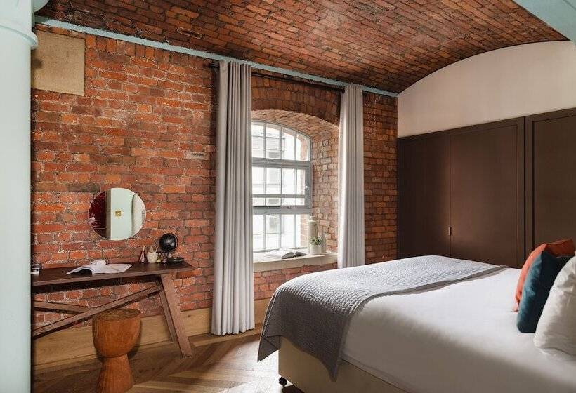 프리미엄 스위트, Native Manchester