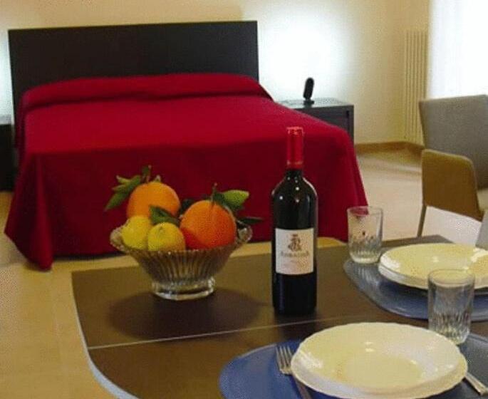 标准工作室, Palazzo Serraino