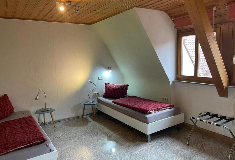 スタンダードトリプルルーム, Ferienwohnungen Monteurzimmer Zur Silbernen Kanne