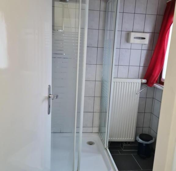 ３ベッドルームアパートメント, Ferienwohnungen Monteurzimmer Zur Silbernen Kanne