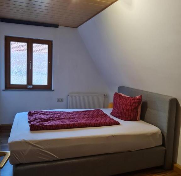 ３ベッドルームアパートメント, Ferienwohnungen Monteurzimmer Zur Silbernen Kanne