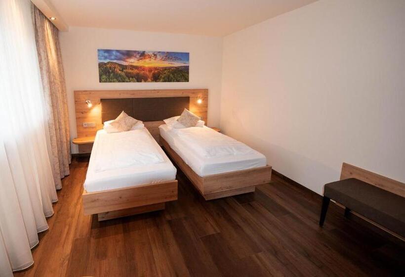 Quarto Estandar, Gasthof Pfauen