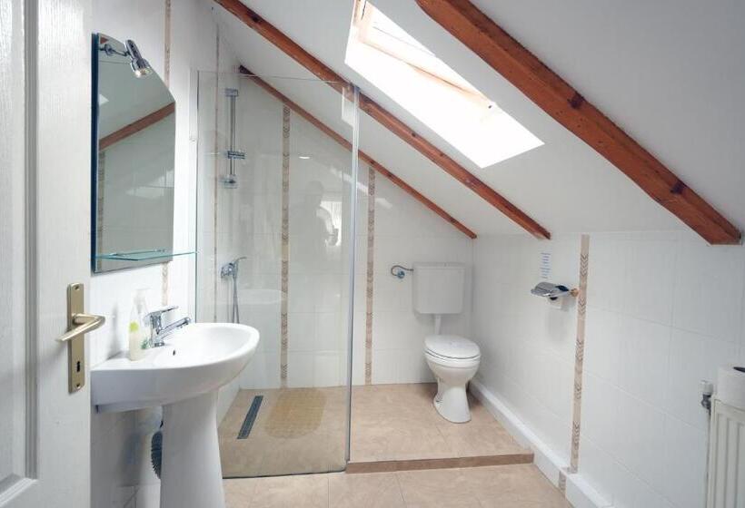 스탠다드 트리플 룸, Gasthof Sara