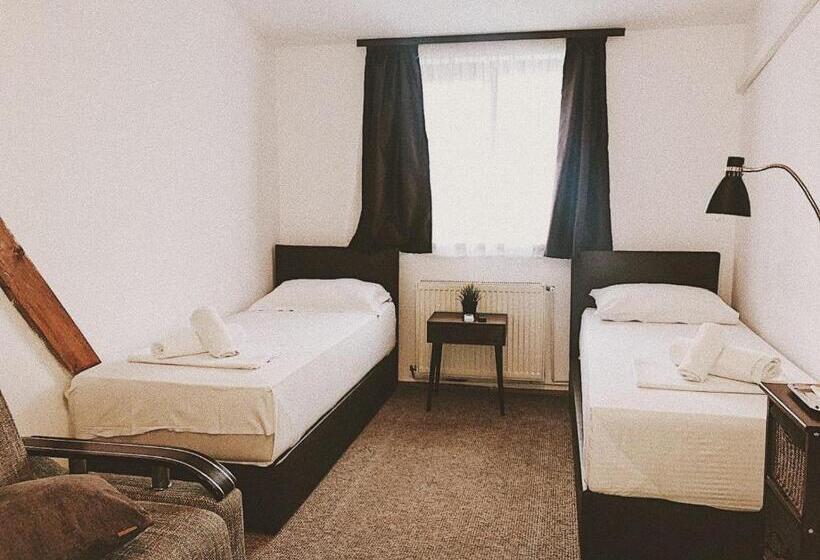 스탠다드 트리플 룸, Gasthof Sara