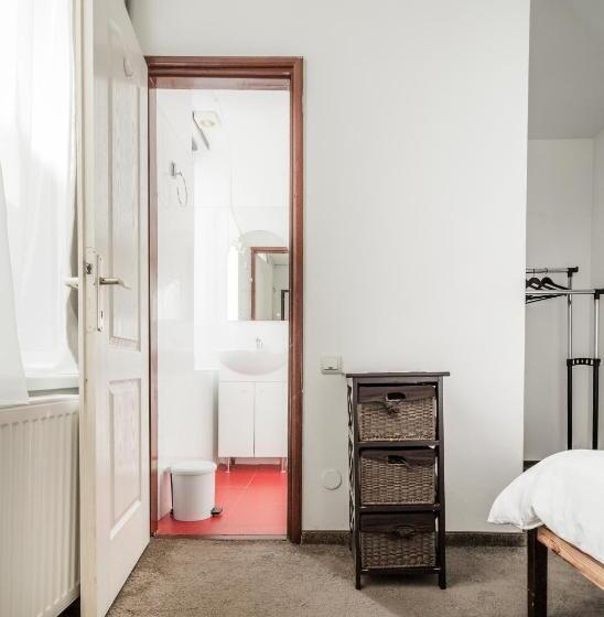 اتاق استاندارد یک نفره, Gasthof Sara