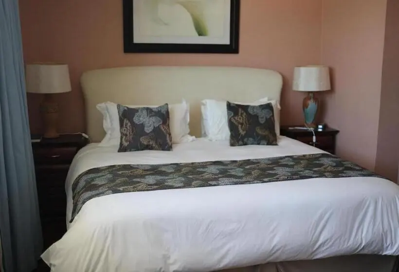 キングサイズベッドのスタンダードルーム, The Boston Guest House