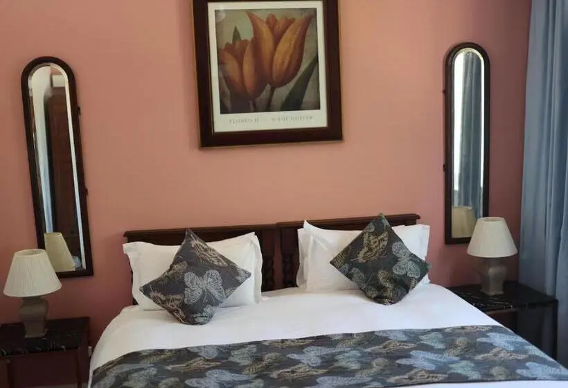 キングサイズベッドのスタンダードルーム, The Boston Guest House