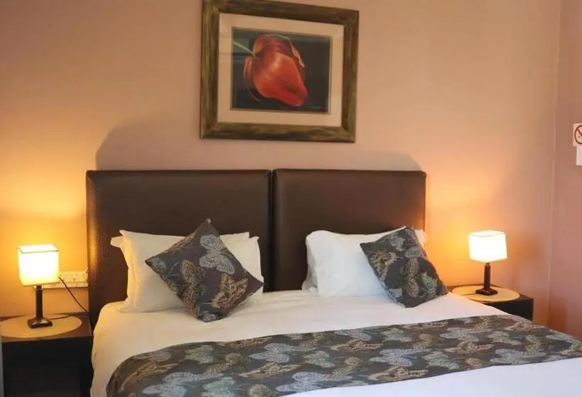 キングサイズベッドのスタンダードルーム, The Boston Guest House