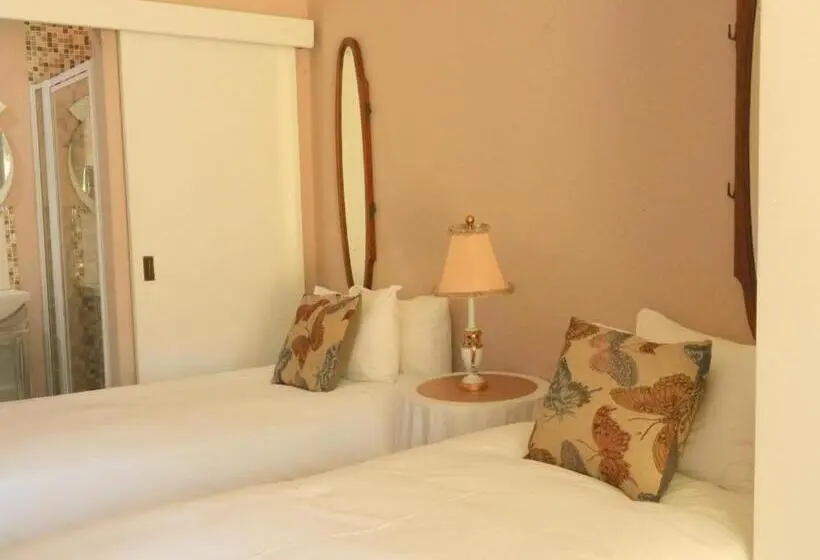 スタンダードルーム, The Boston Guest House