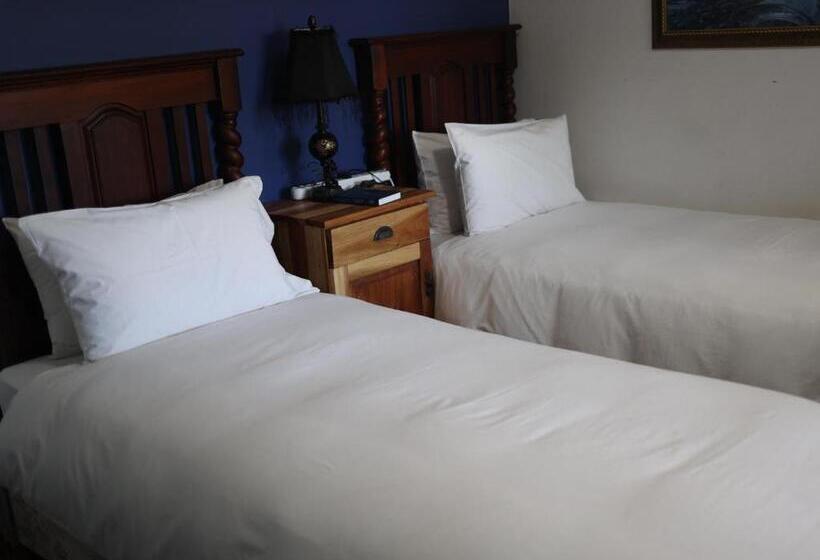 Номер Комфорт, The Boston Guest House