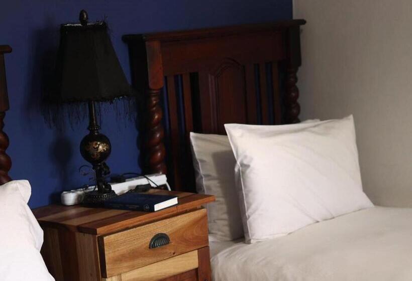 חדר קומפורט, The Boston Guest House