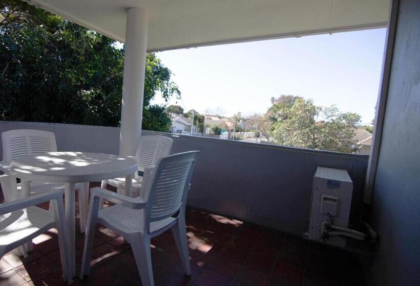 חדר קומפורט, The Boston Guest House