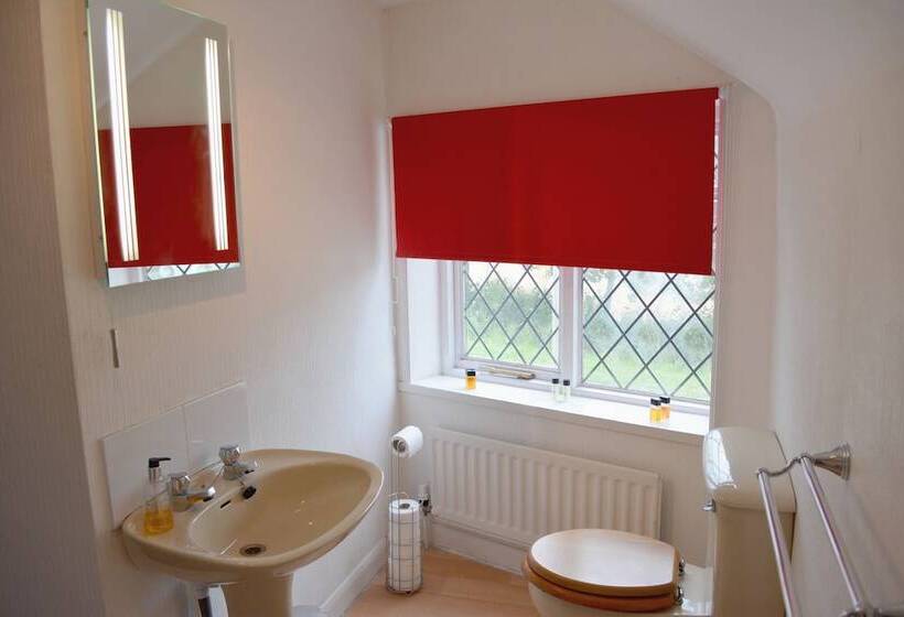 חדר משפחתי, The Bull's Head Inn