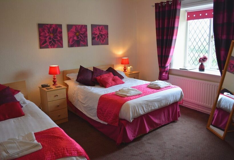 חדר משפחתי, The Bull's Head Inn