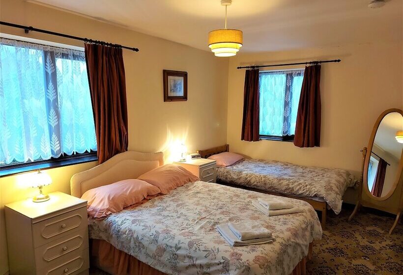 דירת חדר, The Bull's Head Inn