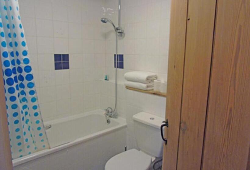 غرفة قياسية, The Falcon At Hatton