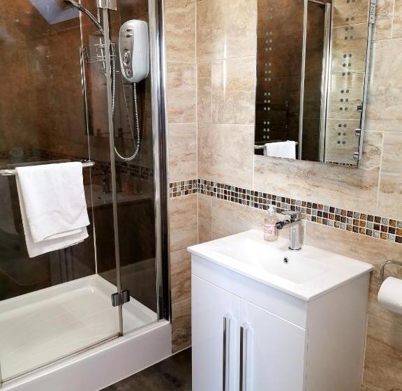 غرفة ديلوكس, The Knowe Guest House