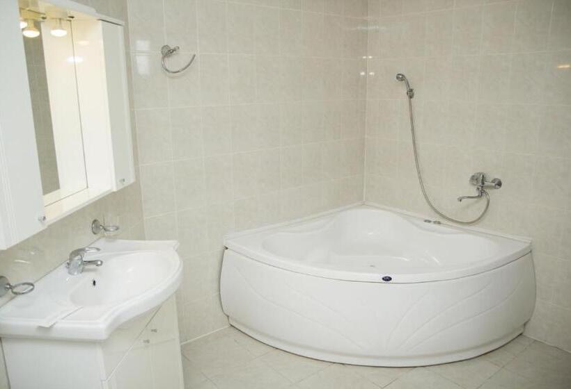 اتاق استاندارد با وان آب گرم, Villa Grande