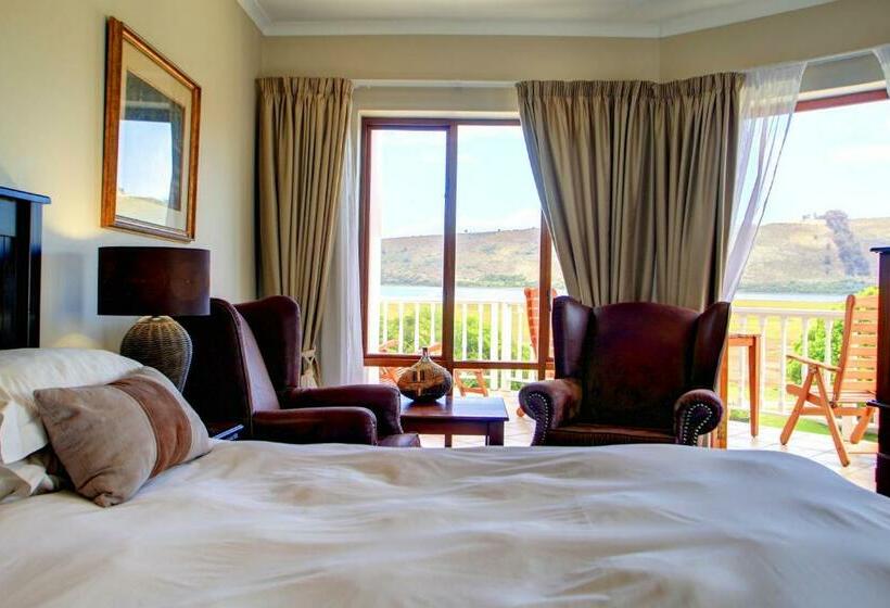 스위트, Waterfront Lodge