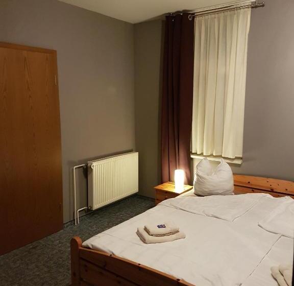 컴포트 룸, Zur Luppbode