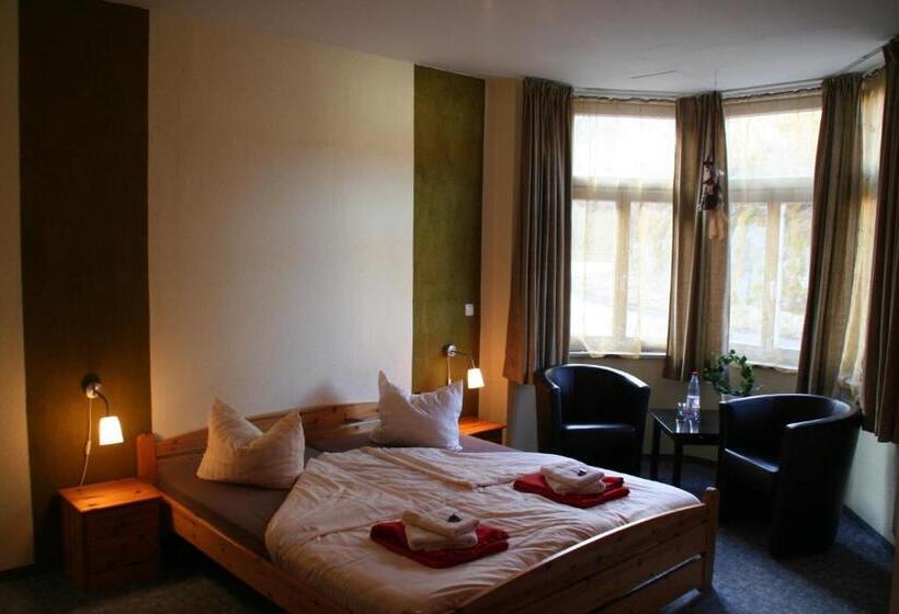 컴포트 룸, Zur Luppbode