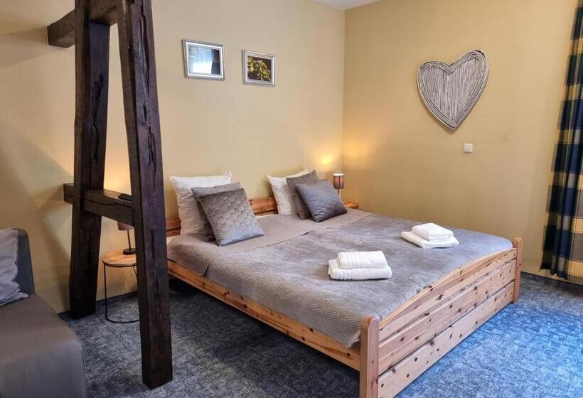 컴포트 룸, Zur Luppbode