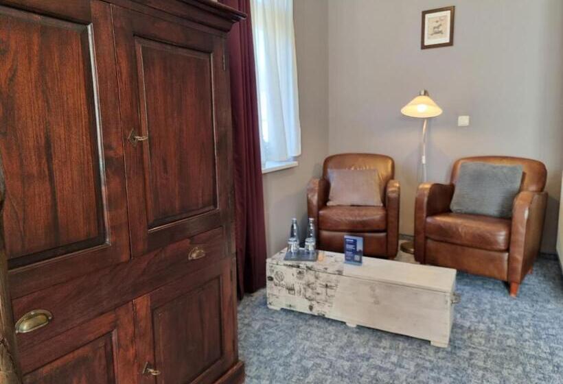 컴포트 룸, Zur Luppbode