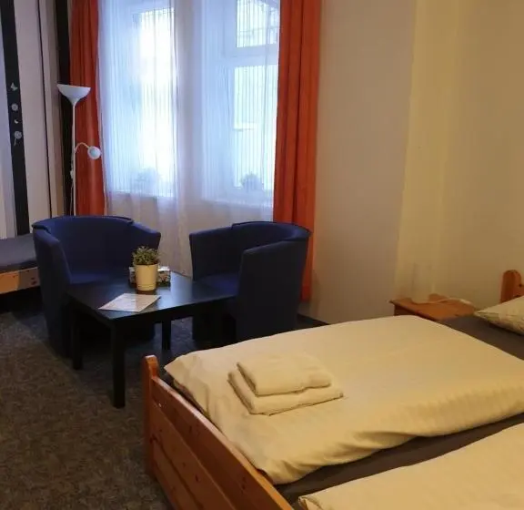 Economy Triple Room, Zur Luppbode