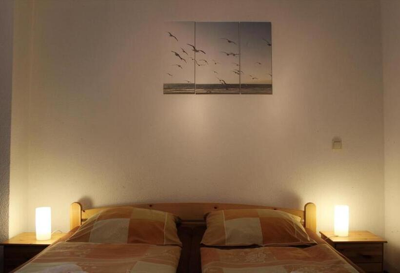 이코노미 트리플 룸, Zur Luppbode