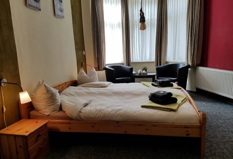 Standard-huone, Zur Luppbode