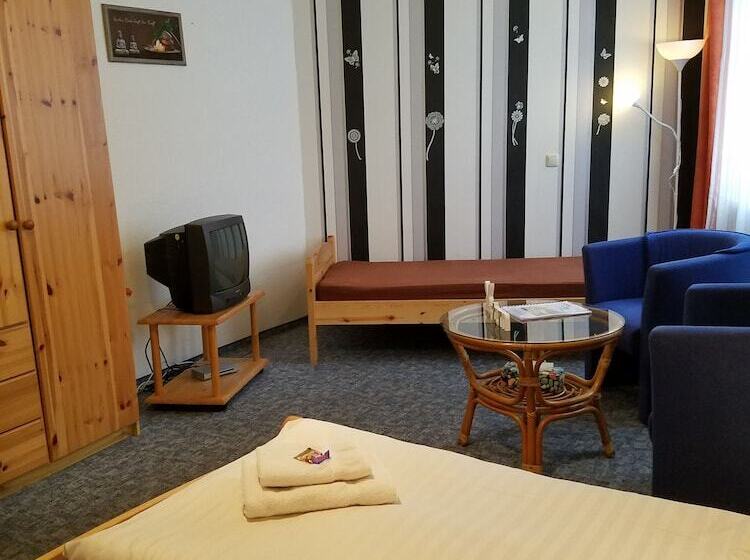 이코노미 룸, Zur Luppbode