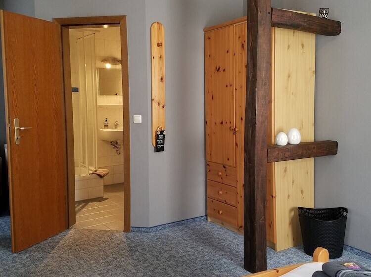 컴포트 룸, Zur Luppbode