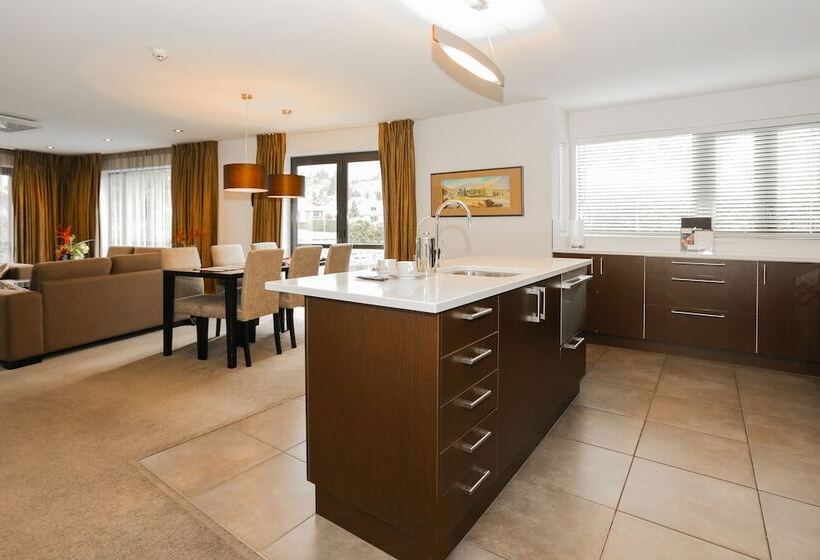 Апартаменты 3 Спальни, Village Lake Apartments