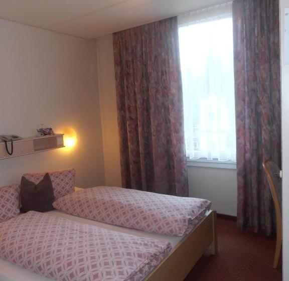 ファミリールーム, Escher