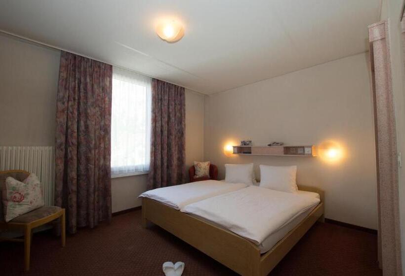 ファミリールーム, Escher