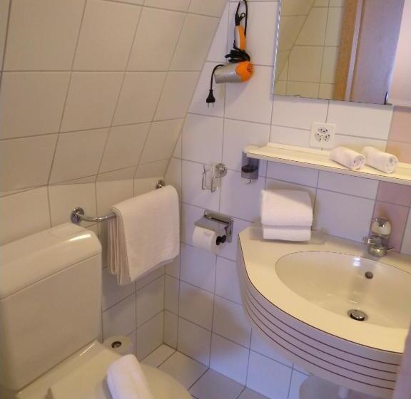 エコノミールーム, Escher