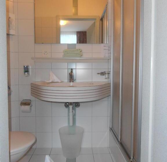 ファミリールーム, Escher