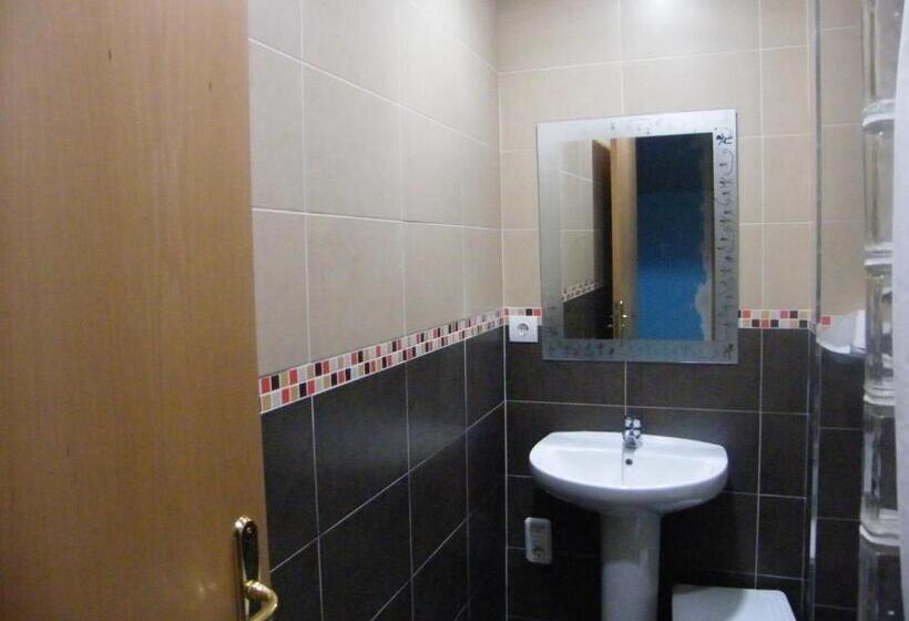 Номер Стандарт Совместная Ванная, Pensión Corona